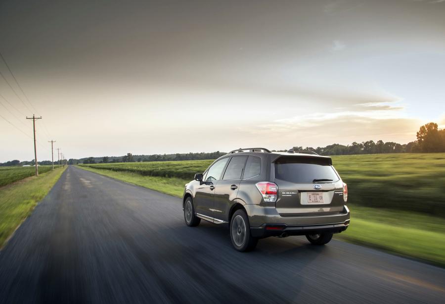  Subaru Forester 2.0XT 2016 года  (US) (фото 12 из 20)